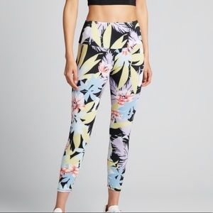 NWT Onzie Midi in Kauai print SM